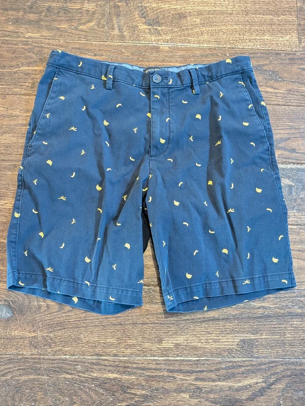 Banana Republic Aiden Shorts Navy Blue Banana Print